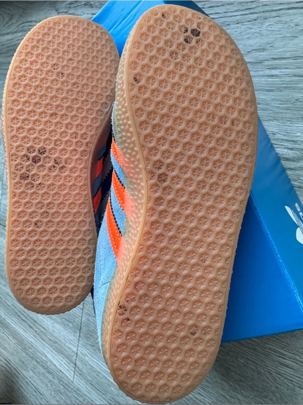 adidas GAZELLE SHOES - Big Kids Size 1 (comes with box)